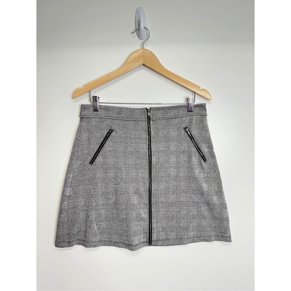 GAP Women’s Houndstooth Mini Skirt Size Medium With Zippers‎